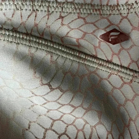 Fabletics New without Tags Peach Mermaid Leggings Size Large - Picture 5 of 5